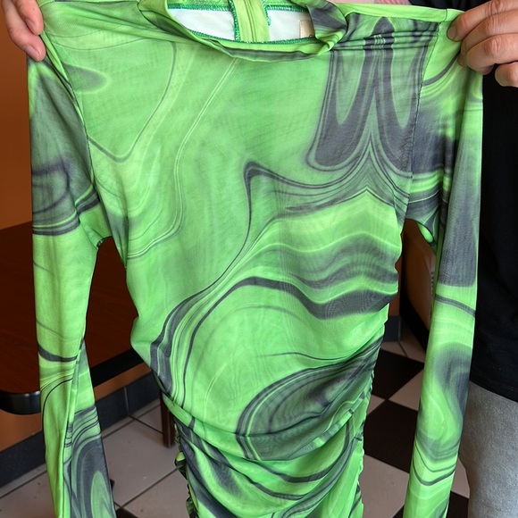 Green Meshed ruched dress - Picture 2 of 3